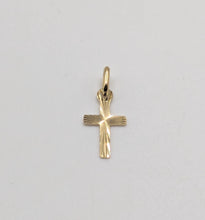 Load image into Gallery viewer, 18K solid yellow gold 750/1000 18K chiseled flat cross pendant