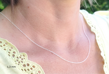 Charger l'image dans la galerie, Fine chaîne en argent massif 925/1000 maille forçat 1,3 mm