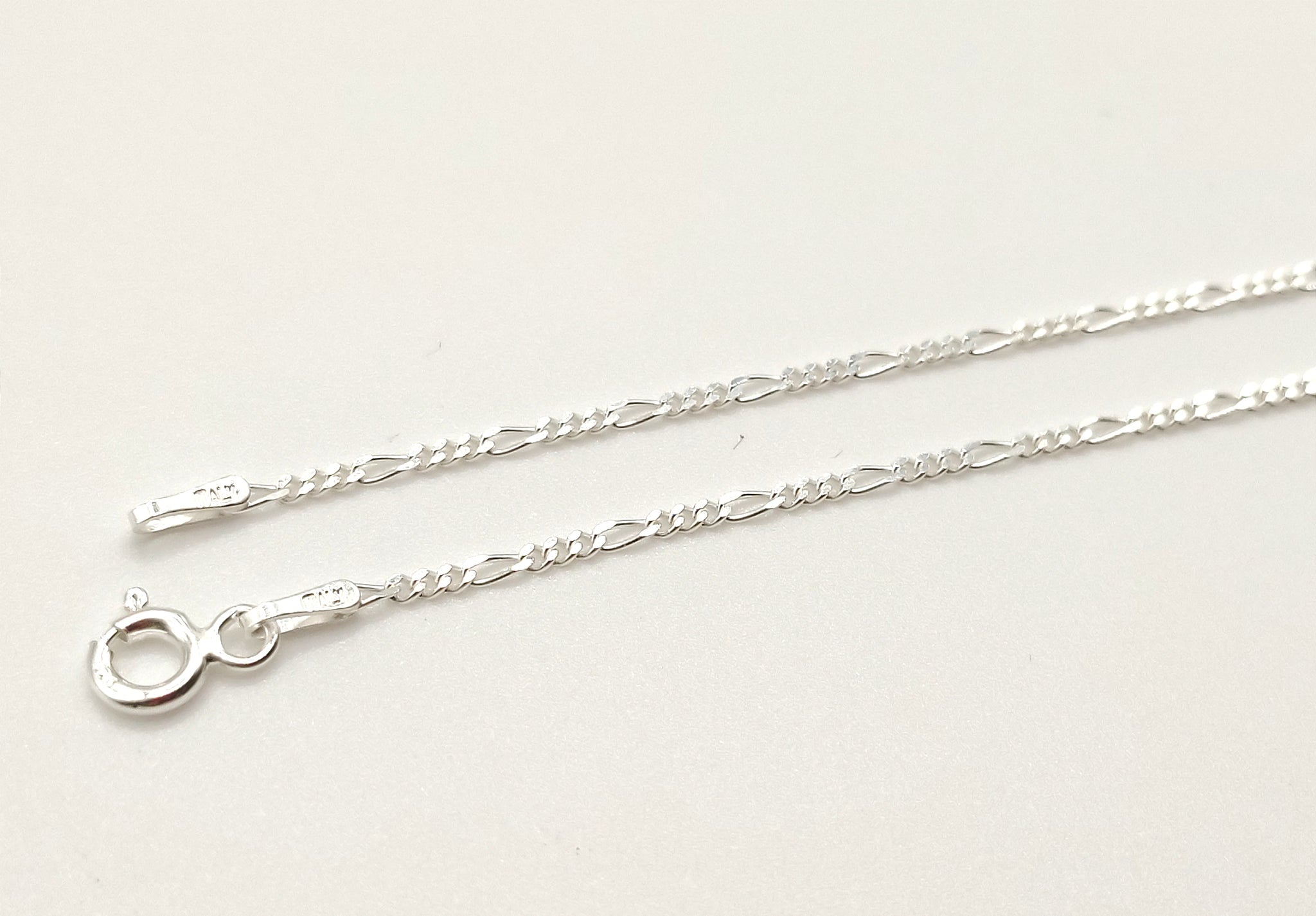 Fine chaine en argent massif 925/1000 maille figaro 1,3 mm