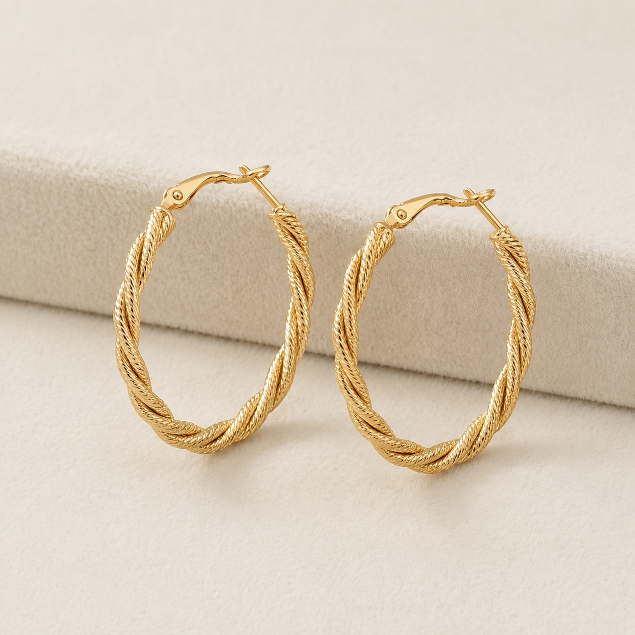 Créoles torsadées striées en Plaqué Or Européen – Boucles d'oreilles créoles ajourées fil torsadé