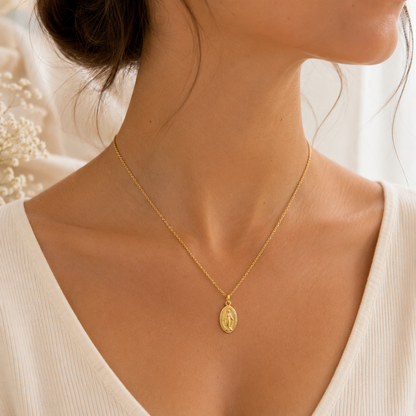 Pendentif Croix Veritas Lisse en Plaqué Or Européen – Croix Religieuse