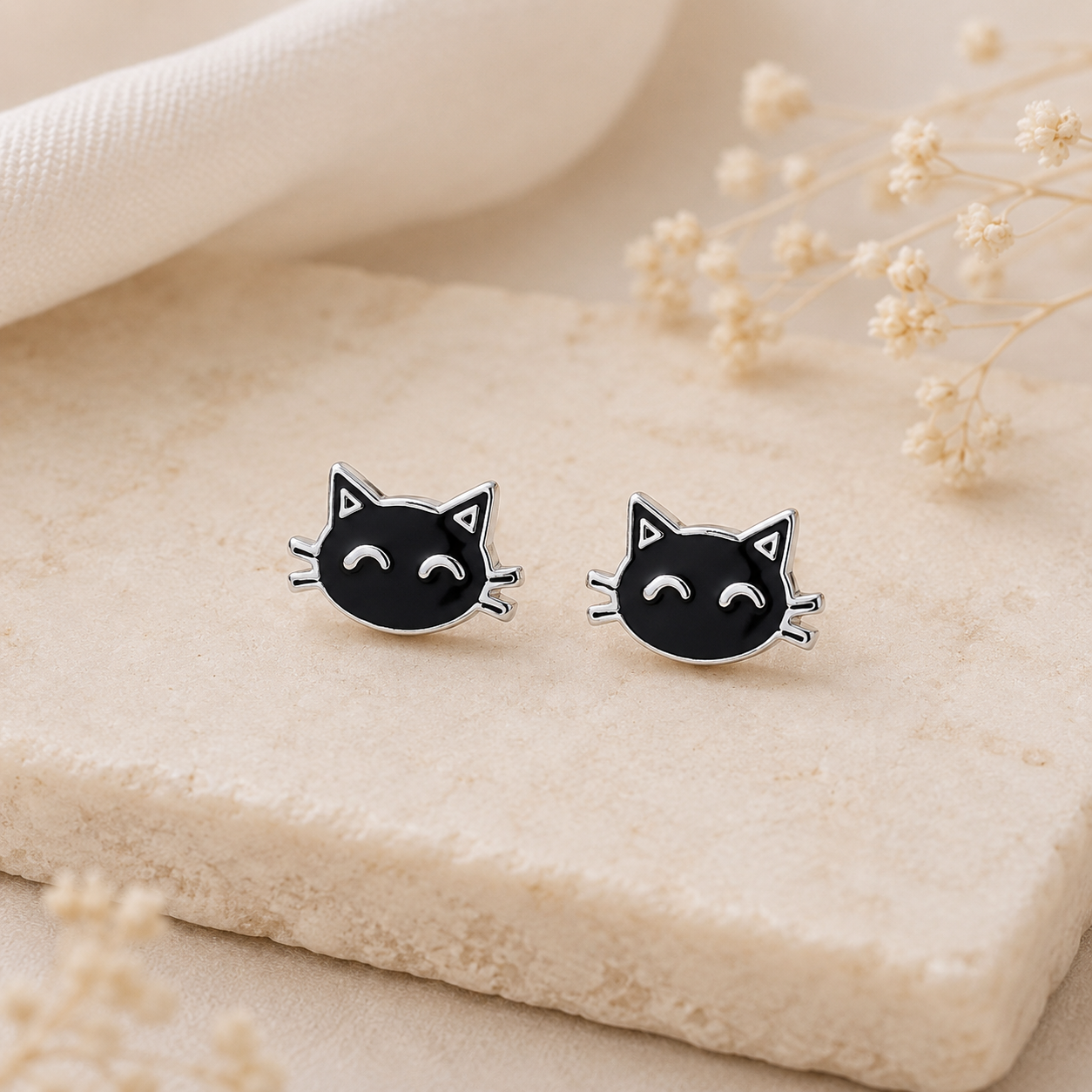 Boucles d’oreilles motif chat en argent massif 925/1000 – Laqué noir