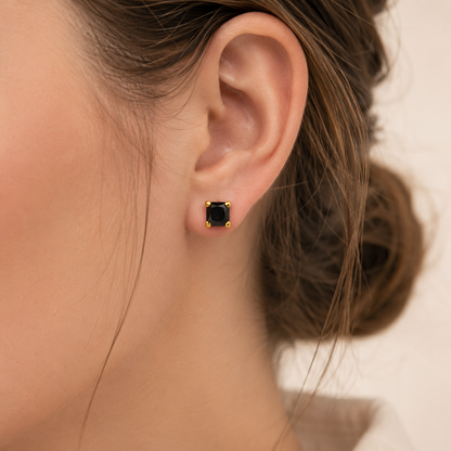 Boucles d'oreilles en or jaune massif 18 carats 750/1000 serties d'un zirconium noir carré