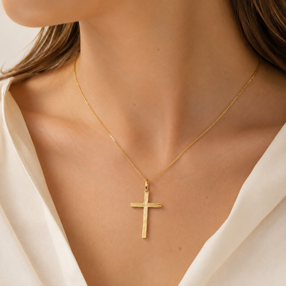 Pendentif croix facettée massive en or jaune 18 carats 750/1000
