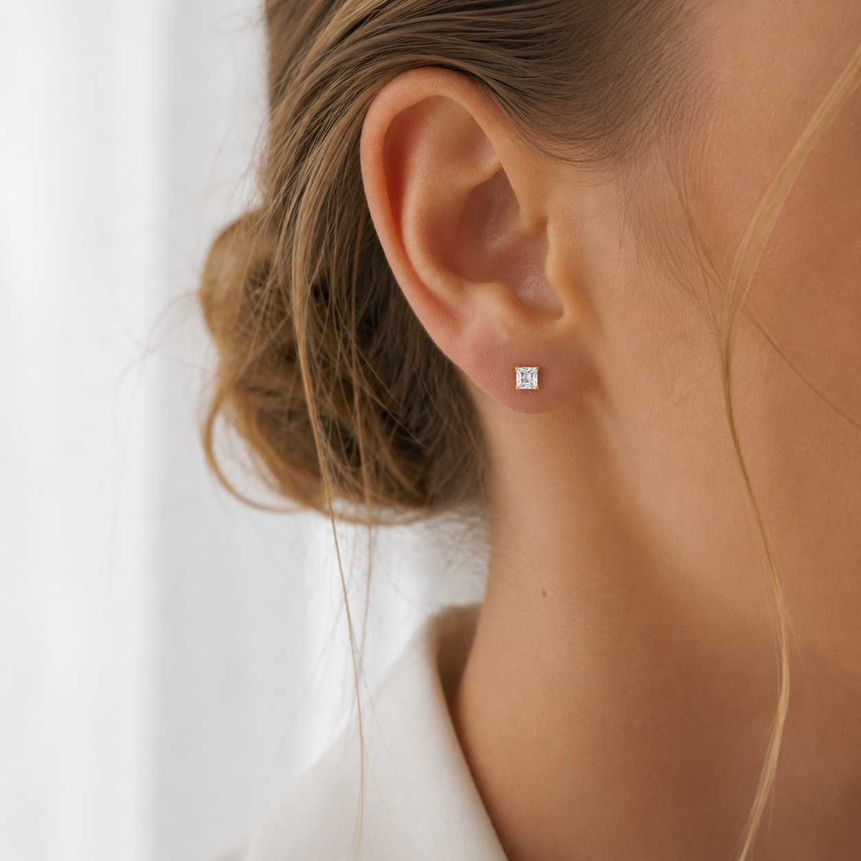 Boucles d'oreilles en or jaune massif 18 carats 750/1000 serties de zirconium blanc carré