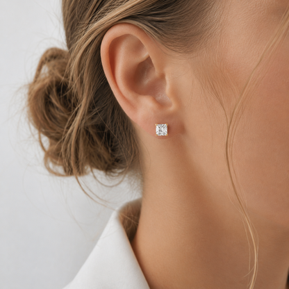 Boucles d'oreilles en or jaune massif 18 carats 750/1000 serties de zirconium blanc carré