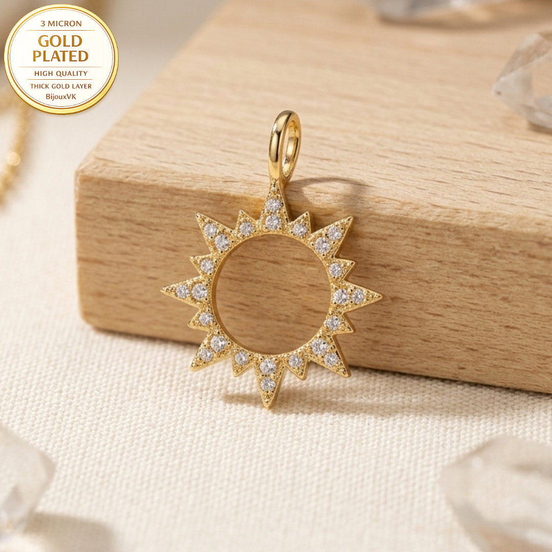 Pendentif Soleil Ajouré Oxydes de Zirconium en Plaqué Or Européen