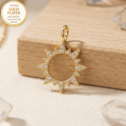 Pendentif Soleil Ajouré Oxydes de Zirconium en Plaqué Or Européen