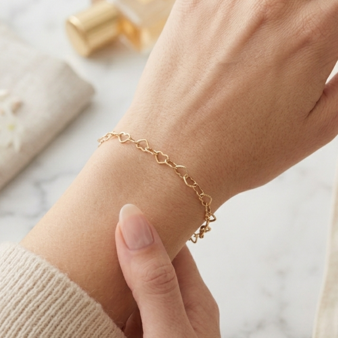 Bracelet maille cœur en plaqué or européen – Maillons cœurs ajourés