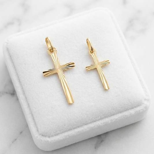 Pendentif croix plate ciselée en or jaune 18 carats 750/1000 – Croix religieuse