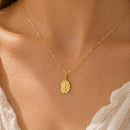 Médaille Vierge Miraculeuse en or jaune 18 carats 750/1000 – Bord festonné