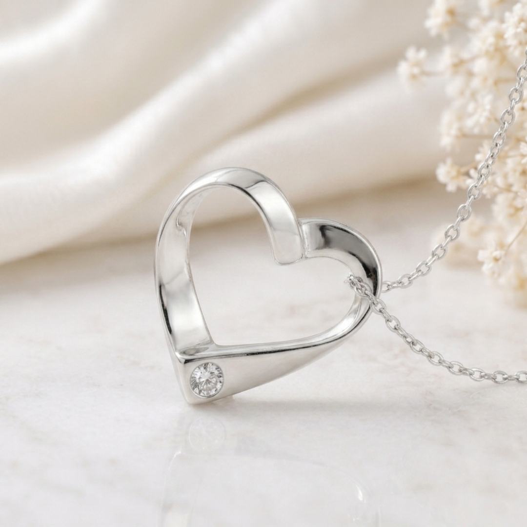 Pendentif Cœur Ruban avec Zirconium en Argent Massif 925/1000 – Cœur Ouvert