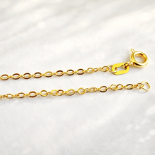 Charger l'image dans la galerie, Détail de la maille forçat miroir d’une chaîne en or jaune massif 18 carats
