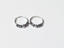 Load image into Gallery viewer, Bali hoop earrings in solid 925/1000 silver - patterned hoops style 2
