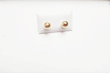 Charger l&#39;image dans la galerie, Boucles d&#39;oreilles puces boules or jaune 18 carats 750/1000
