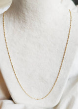Load image into Gallery viewer, 18 carat solid gold chain - 750/1000 - Singapore mesh
