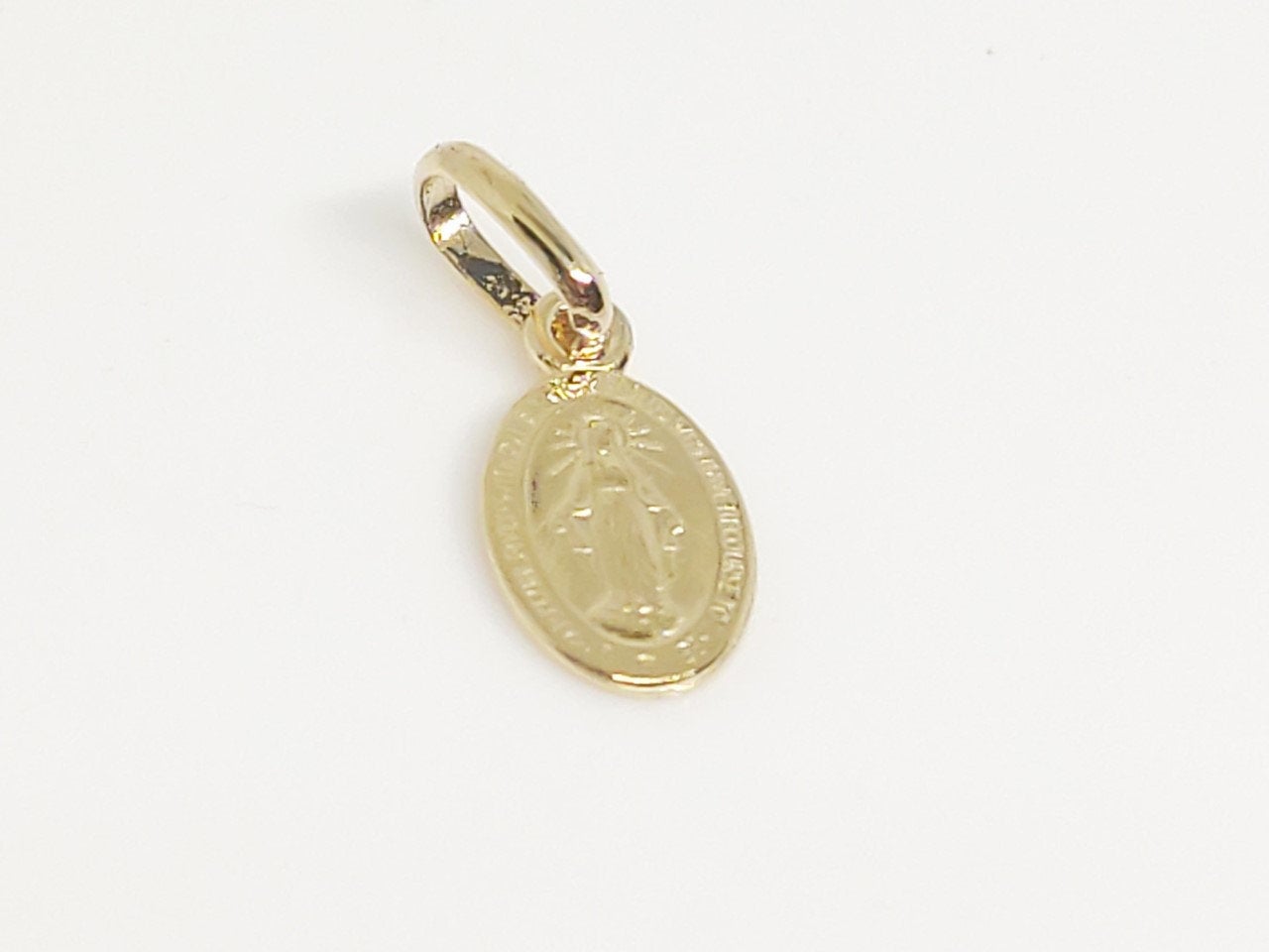 "Virgin Medal" pendant in solid 18-carat yellow gold 750/1000 18K
