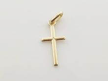 Charger l&#39;image dans la galerie, Pendentif croix en or jaune massif 18 carats 750/1000 18K   - avec écrin et sachet cadeau
