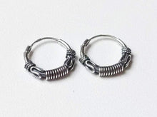 Load image into Gallery viewer, Bali hoop earrings in solid 925/1000 silver - patterned hoops style 1
