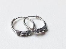 Load image into Gallery viewer, Bali hoop earrings in solid 925/1000 silver - patterned hoops style 3
