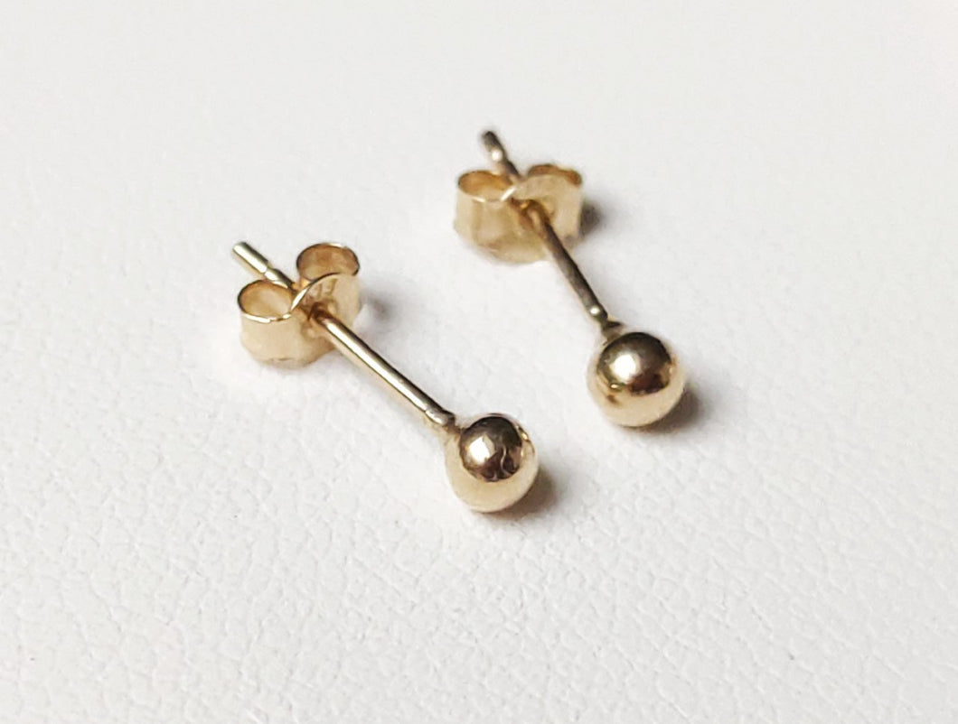 375/1000 yellow gold ball stud earrings