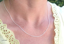 Load image into Gallery viewer, 925/1000 solid silver chain, hammered, filed curb link
