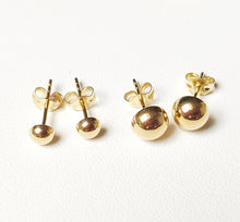 Charger l&#39;image dans la galerie, Boucles d&#39;oreilles puces demi-boules en or jaune 18 carats 750/1000
