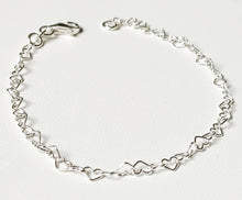 Load image into Gallery viewer, Bracelet/Gourmette in solid silver 925/1000 - Heart mesh
