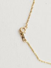 Load image into Gallery viewer, 18 carat solid gold chain - 750/1000 - Singapore mesh
